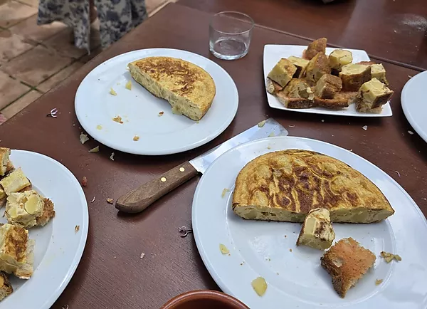 Culinary Experience with a Chef: Paella and Tapas