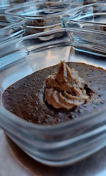 Púding de cafè xicoira i coco amb perles de tapioca + Salsa de Tahin dolça - Nata macrobiòtica