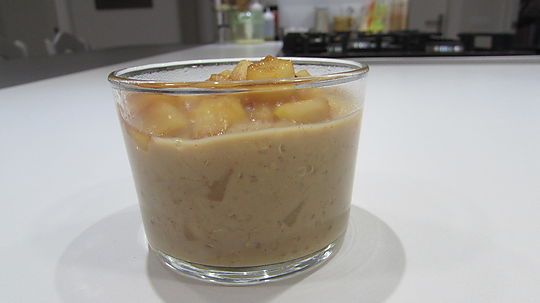 Natilles de quinoa i civada amb poma caramel·litzada