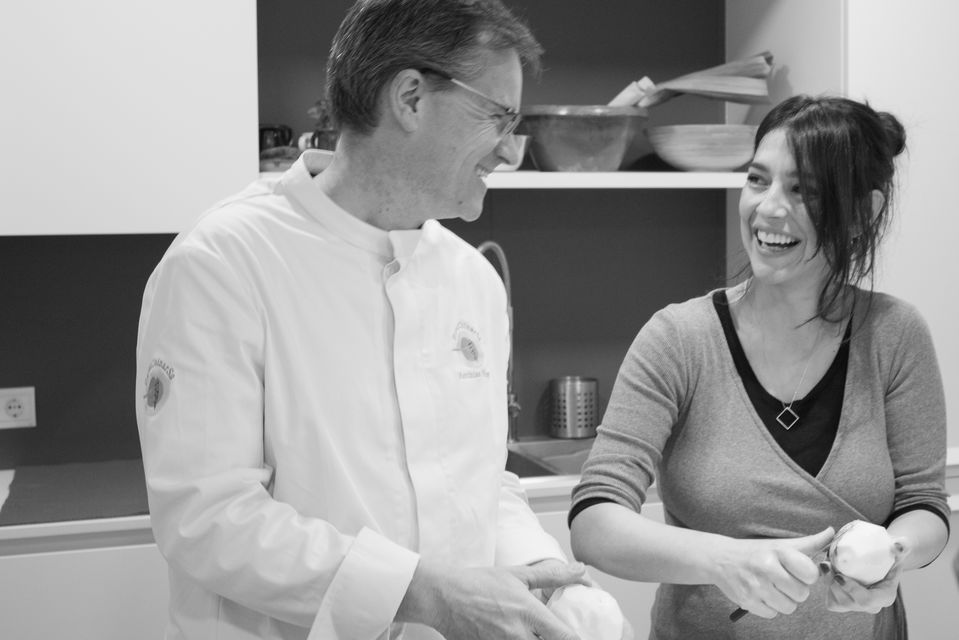 Fotos de clases de cocina en la EspaiCuinarSa Girona Matthias Hespe y Cristina Brondo