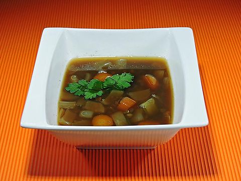 Sopa de lentejas.